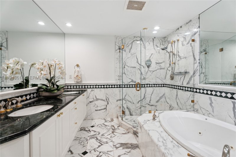 Condo for sale at Bellini Bal Harbour 904