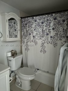 Comprar apartamento no Island Place At North Bay 2C
