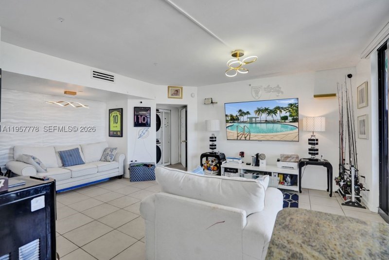 Condo for sale at Waverly 1811