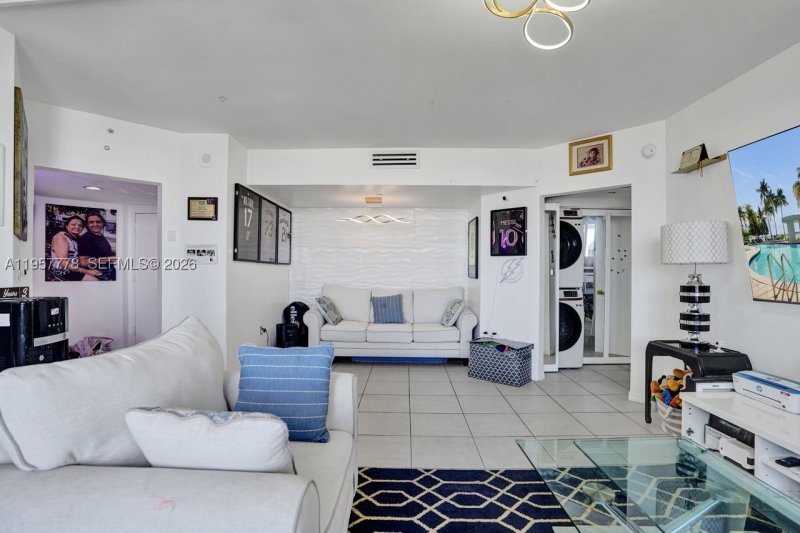 Condo for sale at Waverly 1811