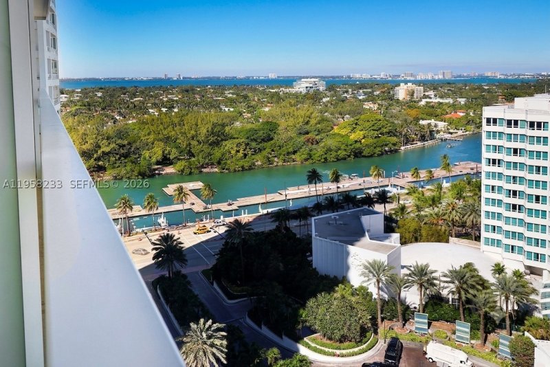 Comprar apartamento en Fontainebleau III 1703