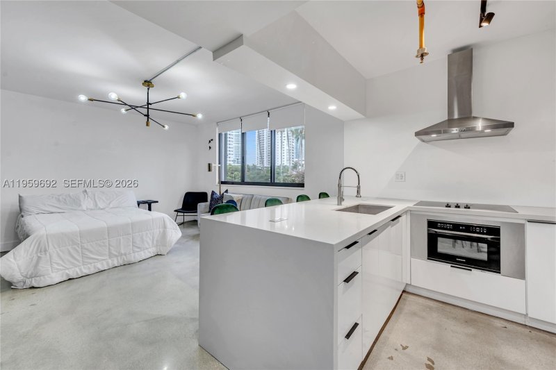 Condo for sale at Brickell Key Two 409