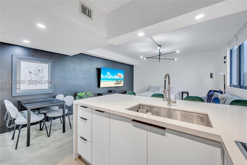 Condo for sale at Brickell Key Two 409