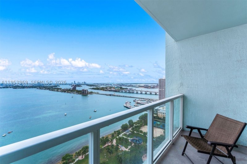 Condo for sale at Quantum 3202