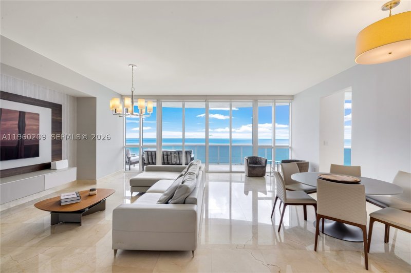 Condo for sale at Trump Tower One 1201