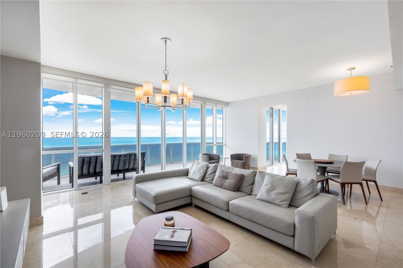 Condo for sale at Trump Tower One 1201