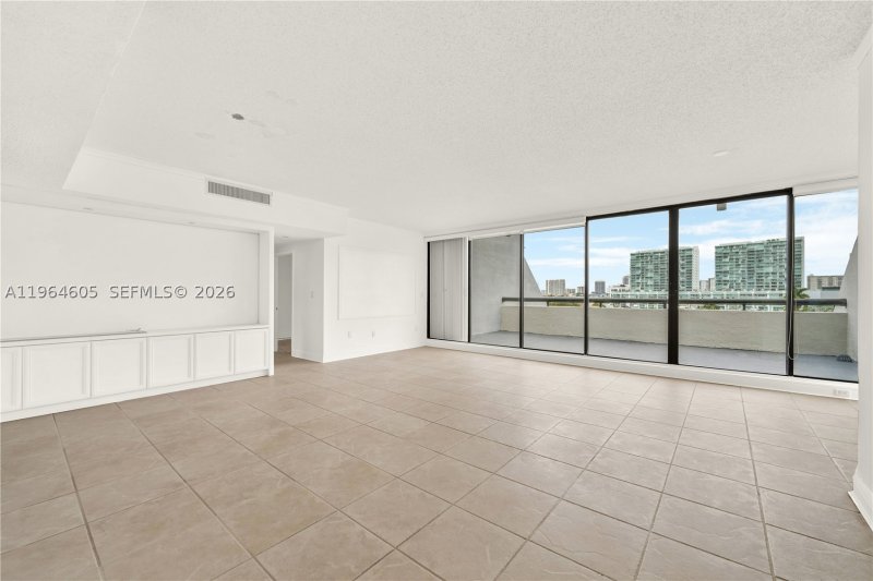 Comprar apartamento en Poinciana Island 1230