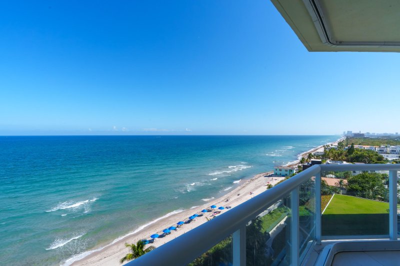 Condo for sale at Renaissance on the Ocean 1101
