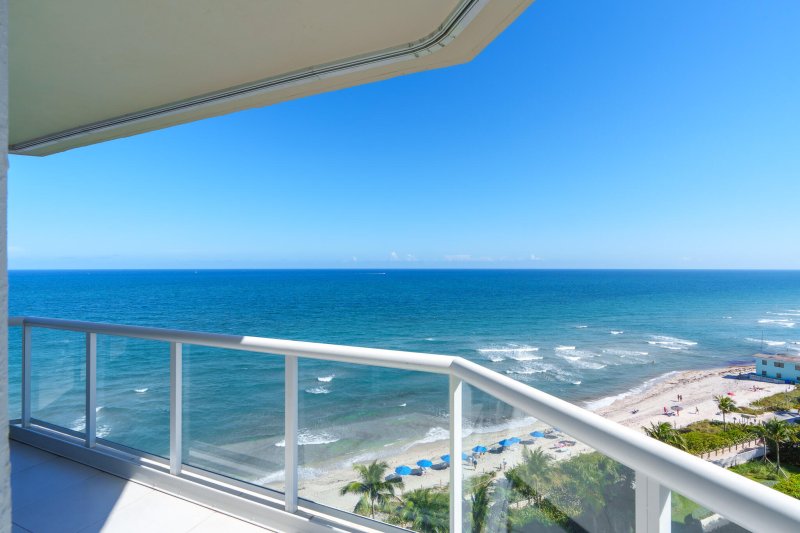 Condo for sale at Renaissance on the Ocean 1101