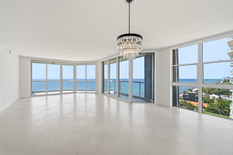 Condo for sale at Renaissance on the Ocean 1101
