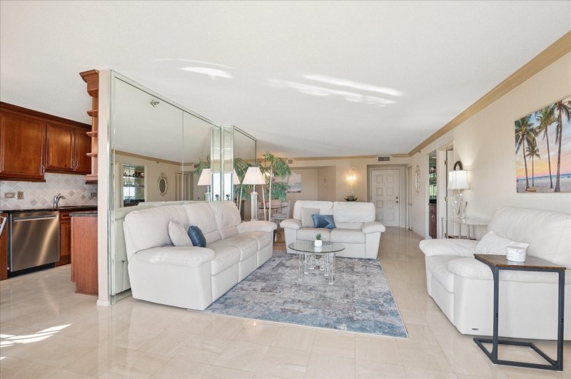 Condo for sale at The Summit 704s