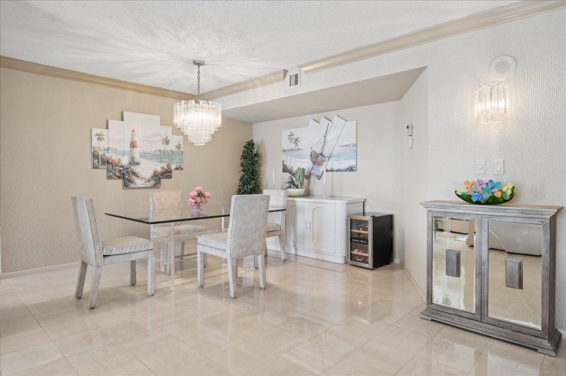 Condo for sale at The Summit 704s