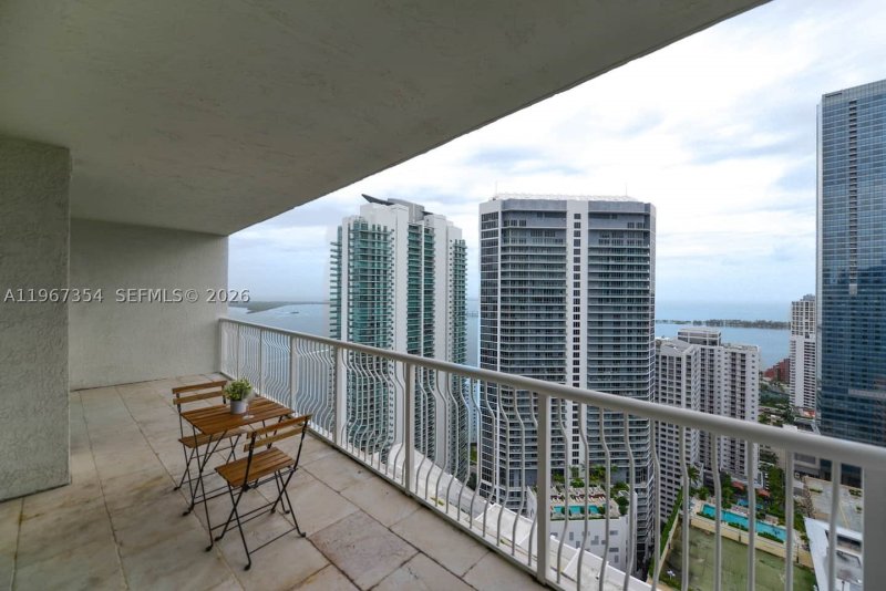 Comprar apartamento no The Club At Brickell Bay 4217