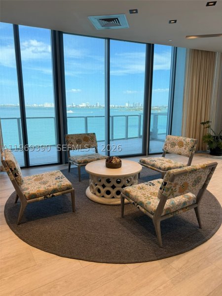 Comprar apartamento en Biscayne Beach 1205