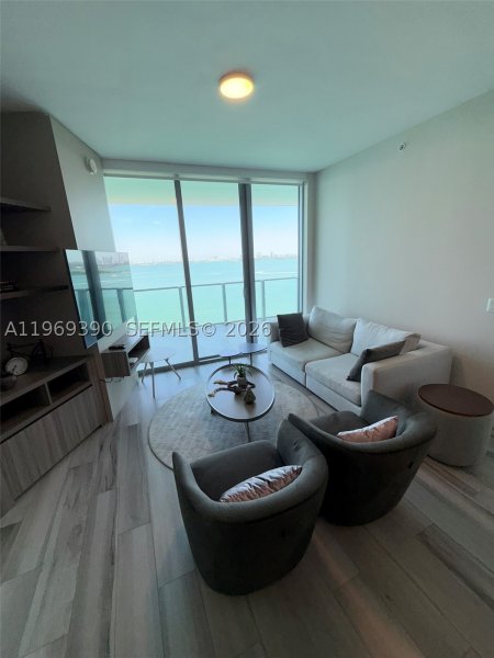 Comprar apartamento en Biscayne Beach 1205