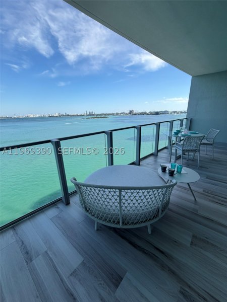 Comprar apartamento en Biscayne Beach 1205