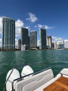 Comprar apartamento en Biscayne Beach 1205