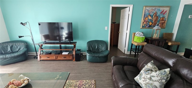 Condo for sale at Hallmark of Hollywood 322