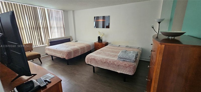 Condo for sale at Hallmark of Hollywood 322