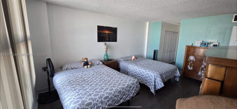 Condo for sale at Hallmark of Hollywood 322