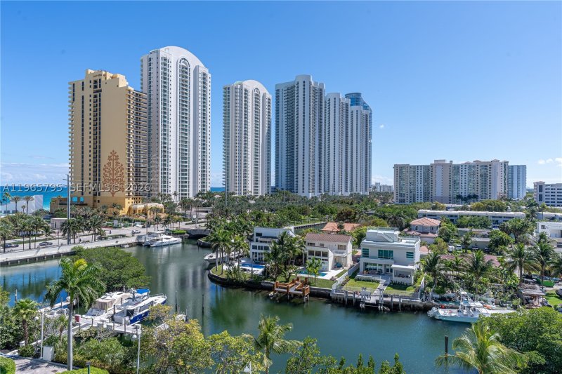 Comprar apartamento en Oceania 4 744