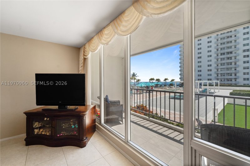 Condo for sale at Plaza South 2K