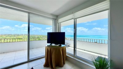 Alquiler de apartamento en Commodore Club East 1008