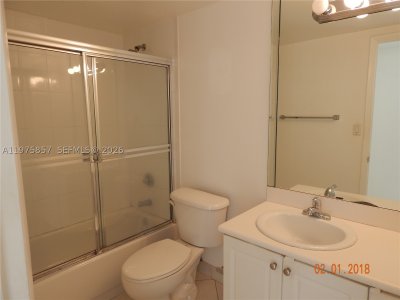 Comprar apartamento no Island Place At North Bay 4L