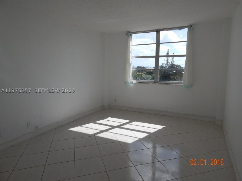 Condo for sale at Island Place At North Bay 4L