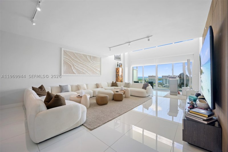 Condo for sale at 400 Sunny Isles 2004
