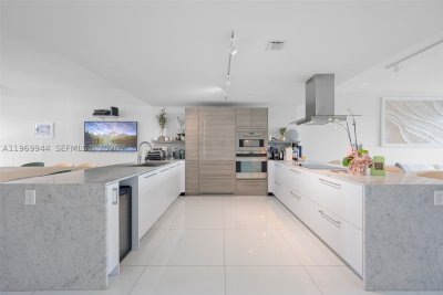 Comprar apartamento no 400 Sunny Isles 2004