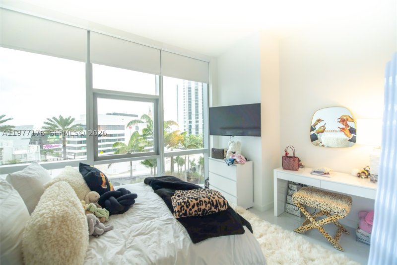 Condo for sale at Paramount Miami WorldCenter 811