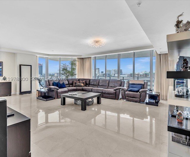 Condo for sale at Diplomat Residences 905
