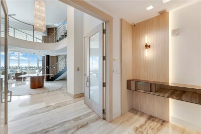 Aluguel de apartamento no Trump Royale TS1