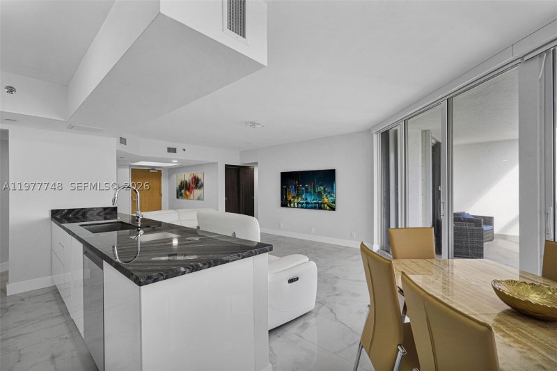 Comprar apartamento en Oceania 3 738