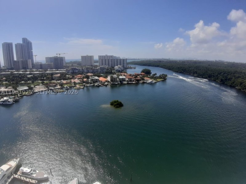 Apartment for rent at 400 Sunny Isles 1701