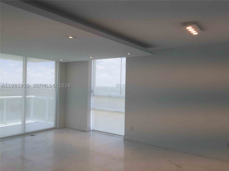 Apartment for rent at 400 Sunny Isles 1701