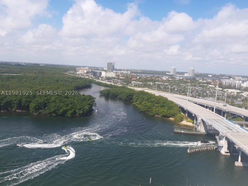 Apartment for rent at 400 Sunny Isles 1701