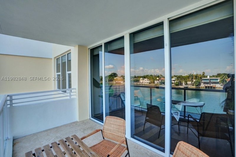 Apartment for rent at 5600 Collins 5R