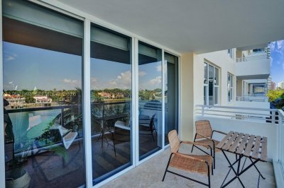 Alquiler de apartamento en 5600 Collins 5R