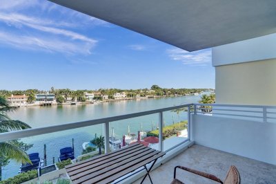 Alquiler de apartamento en 5600 Collins 5R