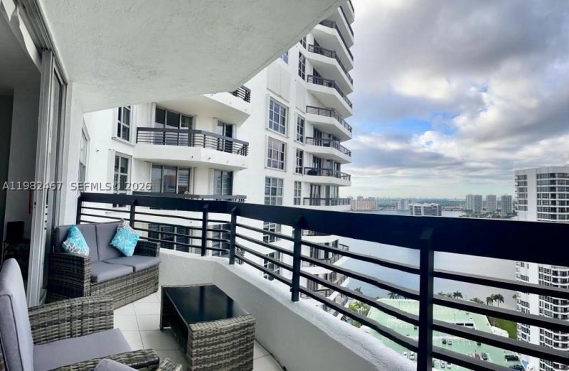 Apartment for rent at Mystic Pointe 400 3103
