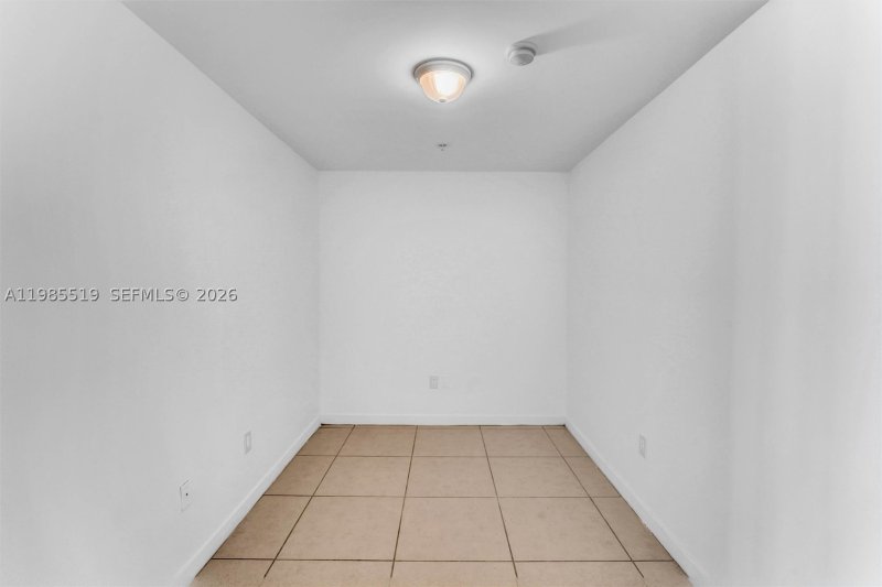 Condo for sale at Axis on Brickell South Tower 1210