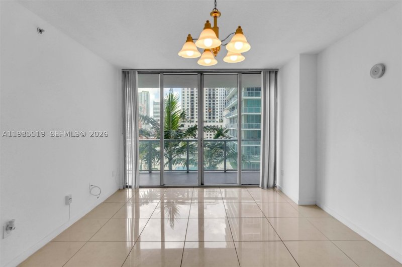 Condo for sale at Axis on Brickell South Tower 1210