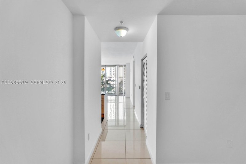 Condo for sale at Axis on Brickell South Tower 1210