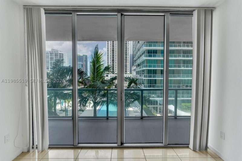 Condo for sale at Axis on Brickell South Tower 1210