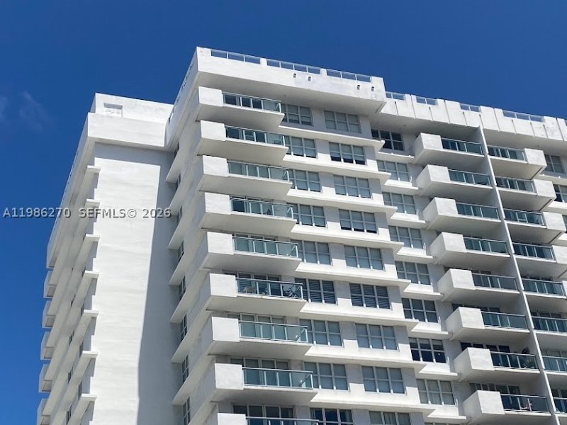 Condo for sale at Pavilion 1524