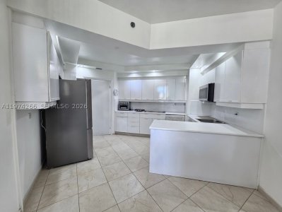 Comprar apartamento no 2000 Williams Island 606
