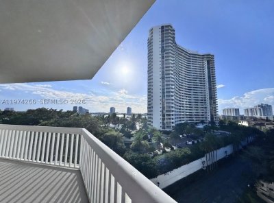 Comprar apartamento no 2000 Williams Island 606