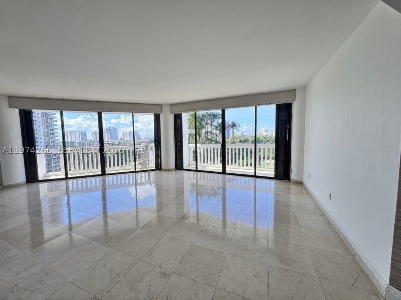 Comprar apartamento en 2000 Williams Island 606